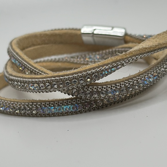 Brown leathered sparkling rhinestones stone wrap around bracelet - Picture 3 of 4